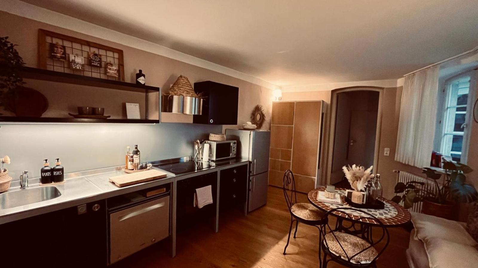 Apartment Am Schloss - Flair ซาร์บรึคเคน ภายนอก รูปภาพ